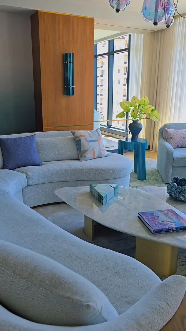 Elegance in every detail. ✨
From sculptural stone to ocean views, this Fisher Island residence was designed as a layered experience of color, craftsmanship, and effortless luxury. Every finish, curve, and custom moment tells part of the story.

#FisherIsland #InteriorDesign #LuxuryInteriors #KatiCurtisDesign #MiamiDesign